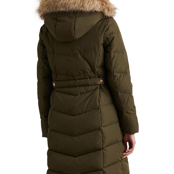 Ralph Lauren coat, with ribbed cuffs and a faux fur–lined mock turtleneck - Picture 3 of 7